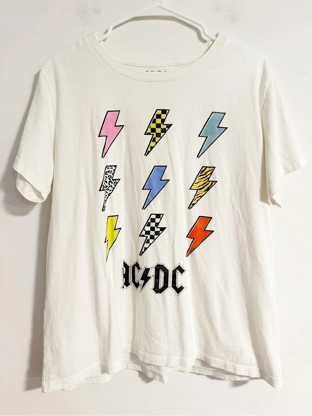AC/DC XXL White Graphic Tee Colorful Lightning Bolts Rock Band T Shirt
